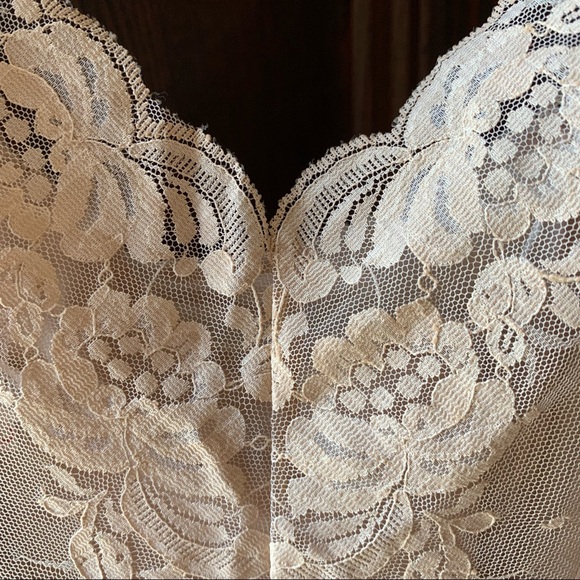 Tracy 100%silk lacy deep v slip in champagne -Large - Picture 4 of 16